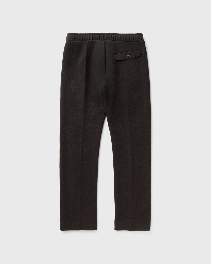 Rückansicht von brauner, eleganter Wollhose mit Gesäßtasche in Trackpants-Optik